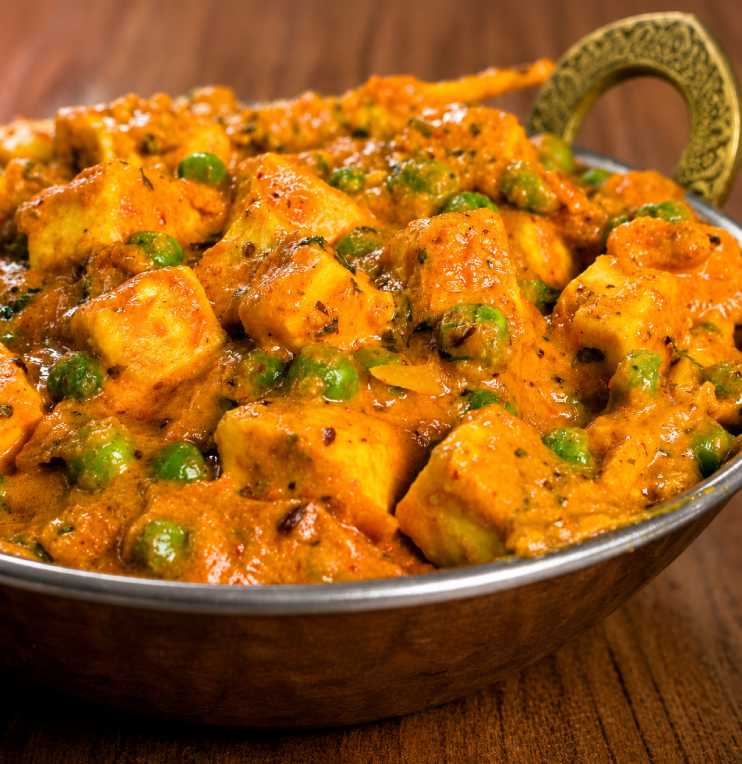Classic Currie Served at Red Tiffin Takeaway in Glasgow